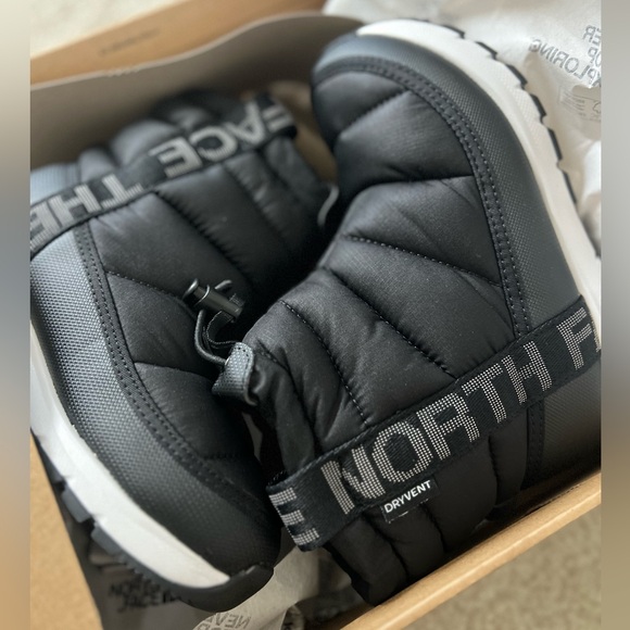 Kids Winter Boots Size 1 - Picture 3 of 7